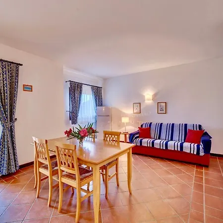 Aparthotel With Air Conditioning And Private Outdoor Area Just A Few Minutes From La Pelosa Punta de su Torrione
