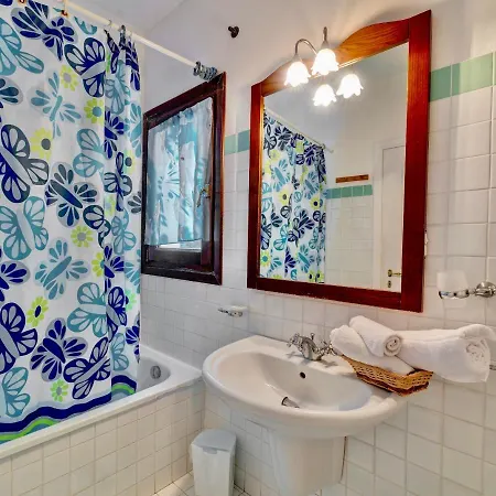 Aparthotel With Air Conditioning And Private Outdoor Area Just A Few Minutes From La Pelosa